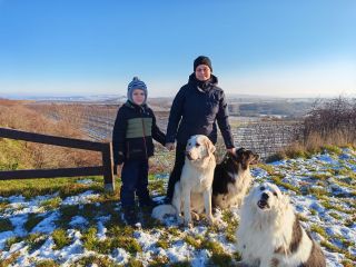 Jedna vánoční, není to sranda je udržet na místě 😀